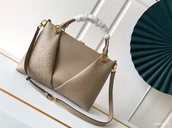 WIS VUITTON V MM TOTE LOUIS 0617